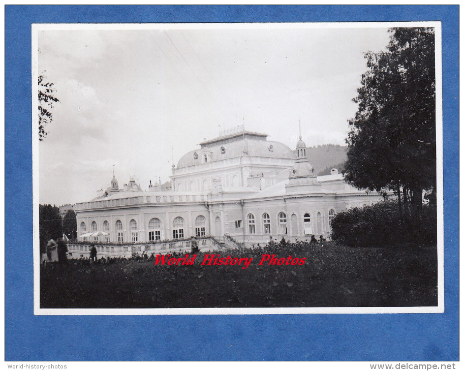 Photo Ancienne - DORNA VATRA / VATRA DORNEI , Roumania - Kurhaus & Terrasse - 1936 -  Suceava Bucovine Moldavie Roumanie - Lieux