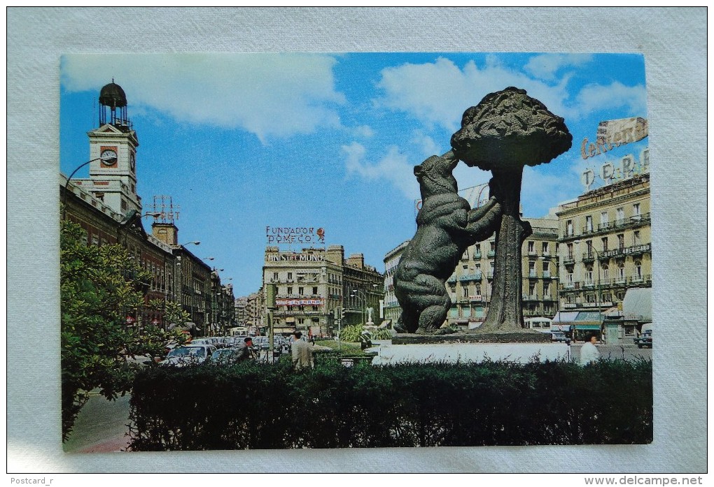 Spain MADRID Puerta Del Sol Monument Au Oso Et El Madrono  1978    A 40 - Madrid