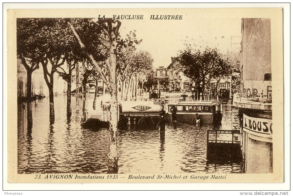 84  - Avignon  - Inondations 1935   -  Boulevard St Michel Et Garage Mattei   ( Camion Citerne ,Autobus... ) - Avignon