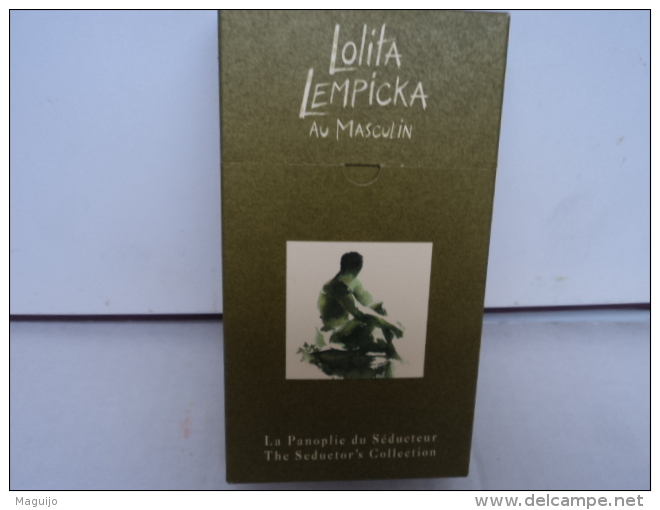 LOLITA LEMPICKA " AU MASCULIN: " LA PANOPLIE DU SEDUCTEUR "  " LIRE ET VOIR !! - Miniatures Hommes (avec Boite)