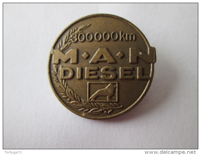 MAN M.A.N. Diesel 300 000 Km Anstecknadel - Sonstige & Ohne Zuordnung