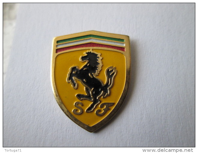 Ferrari Pin Ansteckknopf Mittel Emailliert - Ferrari