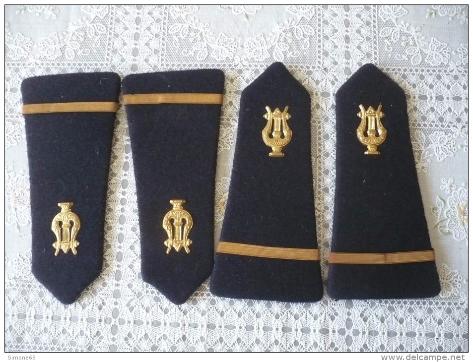 Lot De 4 Epaulettes De Musicien - Cannetille   Or -  Lyre P - Objetos Derivados