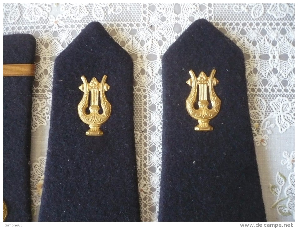 Lot De 4 Epaulettes De Musicien - Cannetille   Or -  Lyre P - Objetos Derivados