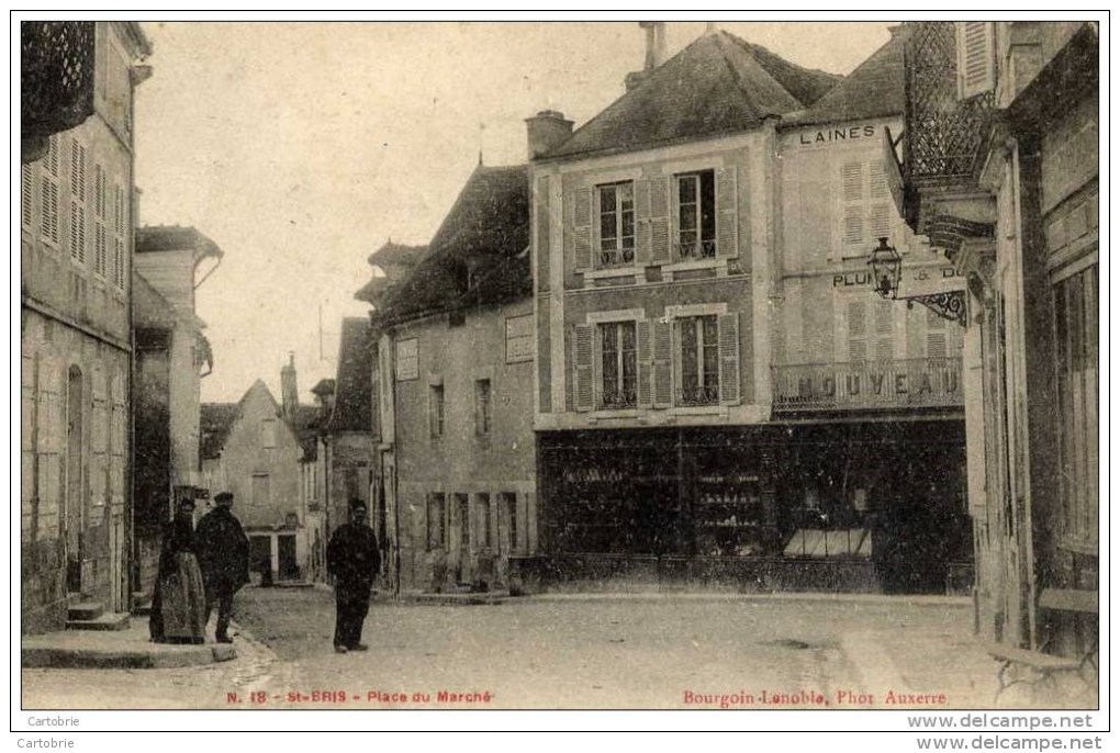 89 - SAINT-BRIS-LE-VINEUX - Place Du Marché - Animée - Saint Bris Le Vineux