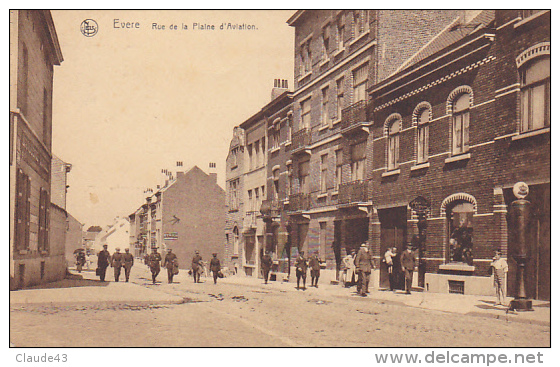 Evere  Rue De La Plaine D'aviation Bien Animée Circulé En 1925 - Evere