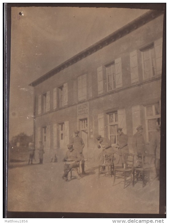 Photo Mai 1915 MANCE (près Briey) - Soldats Allemands à L'école (A113, Ww1, Wk 1) - Autres & Non Classés