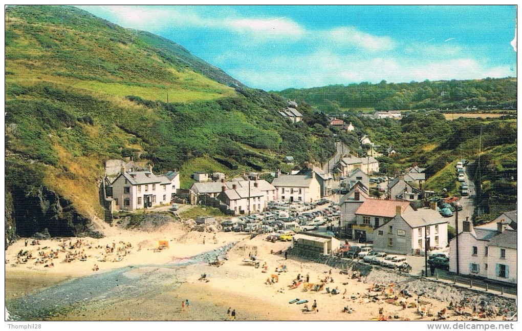 LLANGRANNOG - THE BEACH - Animation Avec Véhicules Et Baigneurs - Circulé, Petit Format, 2 Scans - Cardiganshire