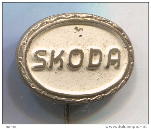 SKODA - Car, Auto, Automobile, Vintage Pin, Badge - Andere & Zonder Classificatie