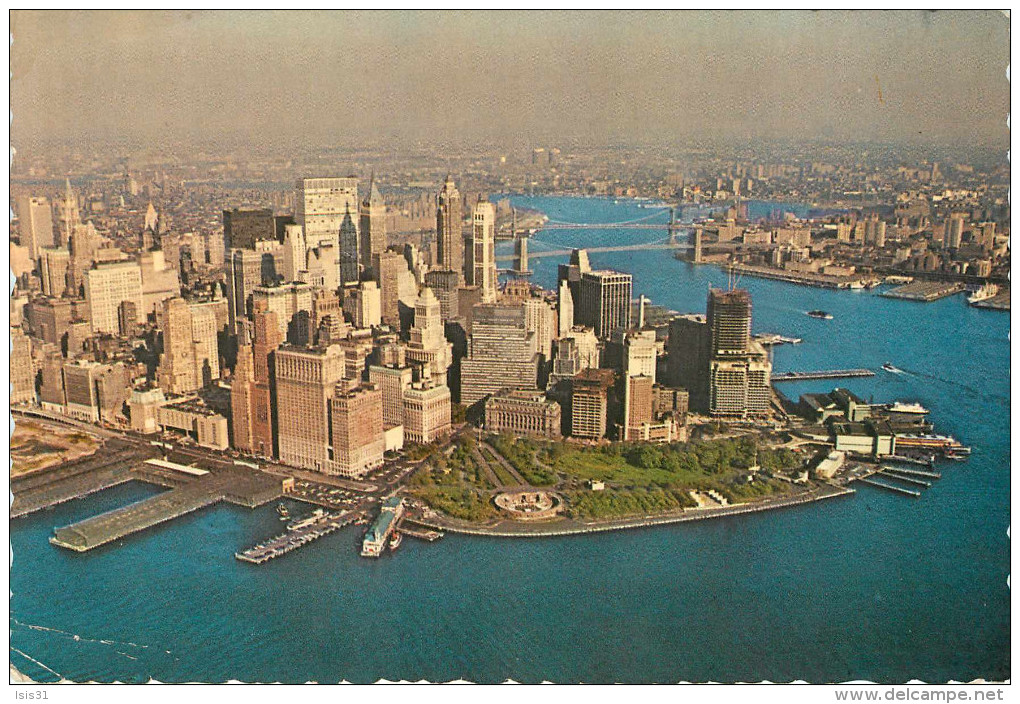 Etats-Unis - New York - Lower Manhattan - The Skyscrapers Rising Behing Historic Battery Park Are The Headquarters -état - Manhattan