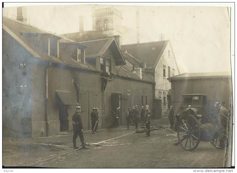 FR2307   --  DIEDENHOFEN   --  NOT AK, PHOTO AUS ALBUM 17,5 Cm X 12,5 Cm  --  FEUERWEHR BRIGADE, FIREMAN, - Thionville