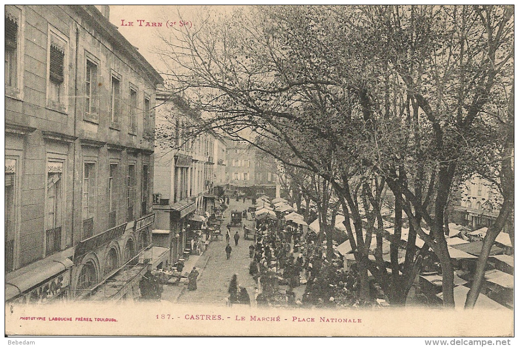 Castres : Le Marché - Place Nationale. - Castres