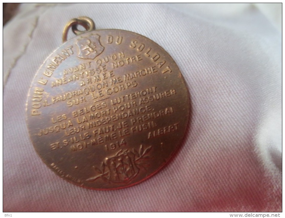Médaille .ALBERT ELISABTEH - 1914- POUR L´ENFANT DU SOLDAT -GRAVEUR BAETES ANVERS  VOIR  PHOTOS - Belgium