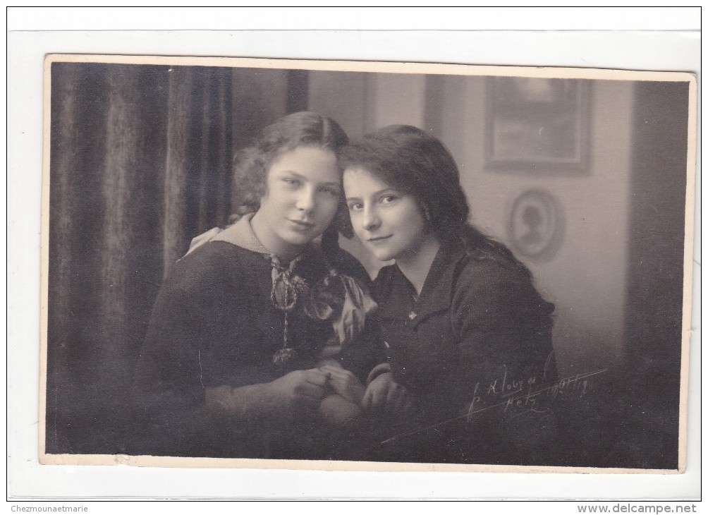 METZ - 1922 - DEUX JEUNES FILLES - CARTE PHOTO - Metz