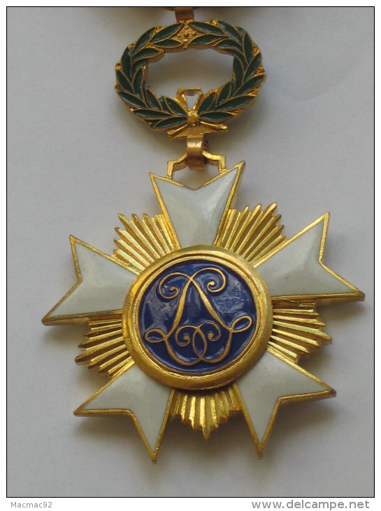 Décoration Civile - Officier De L´ordre De La Couronne    ***** EN ACHAT IMMEDIAT **** - Belgique