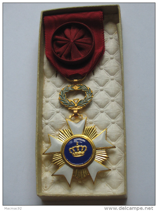 Décoration civile - Officier de l´ordre de la Couronne    ***** EN ACHAT IMMEDIAT ****