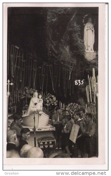 LOURDES (65) PHOTO SCOUTS ET AUTRES DEVANT LA GROTTE DE LA VIERGE 835 - Orte