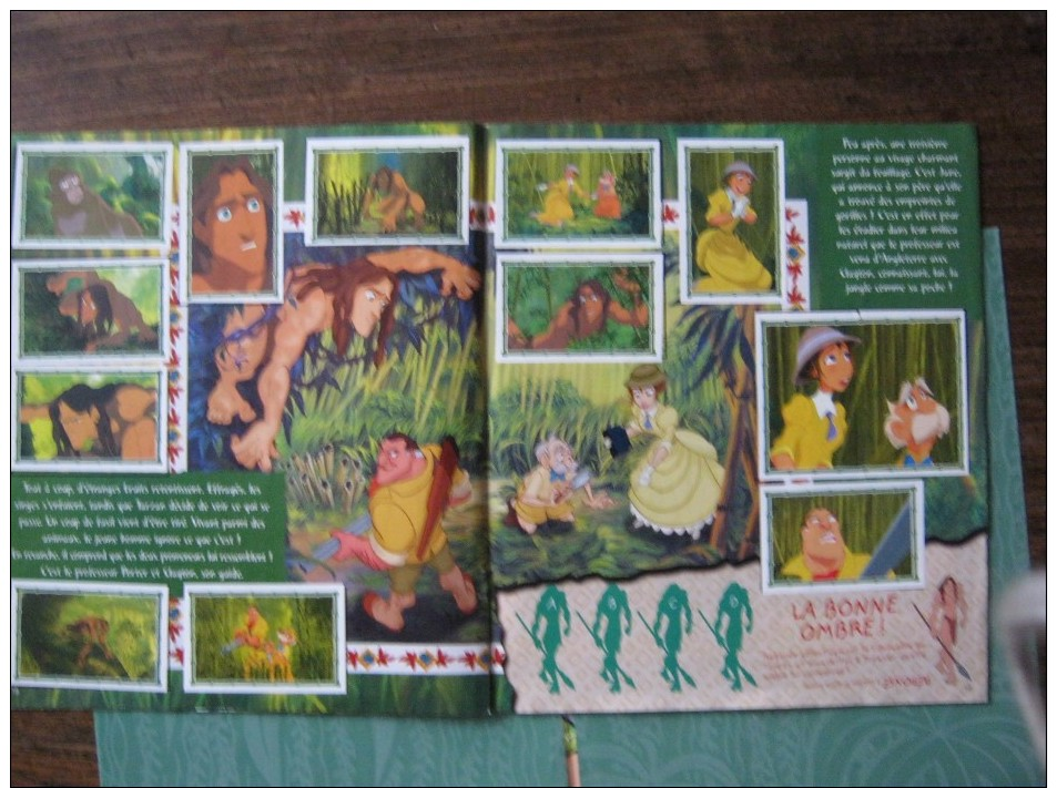 Album  PANINI -Tarzan-191 images collées sur 200 + POSTER COMPLET-très bon état