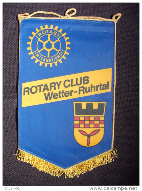 Fanion/Pennant:     WETTER-RUHTAL   (ALLEMAGNE.).  -   ROTARY  CLUB  INTERNATIONAL - Blazoenen (textiel)