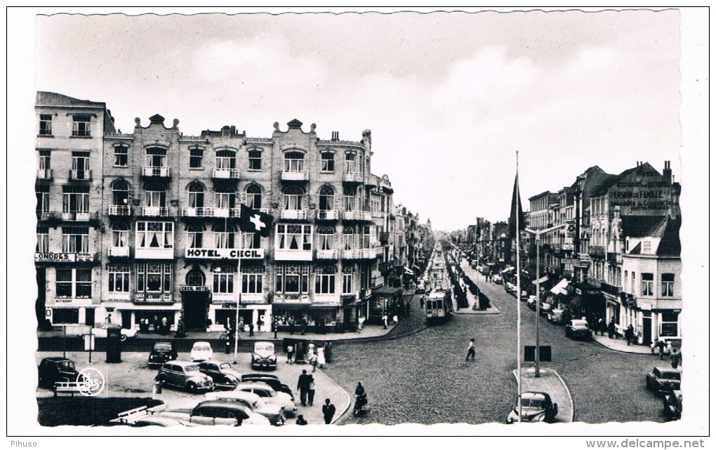 B-5549      KNOKKE : Lippenslaan  Met Hotel Cecil ( Tram) - Assenede