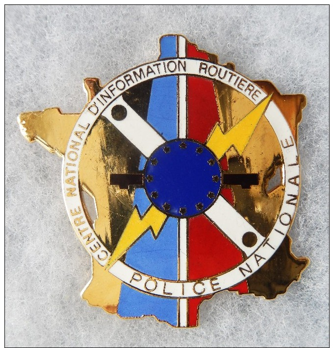 INSIGNE - POLICE NATIONALE - CENTRE NATIONAL D´INFORMATION ROUTIERE - Police & Gendarmerie