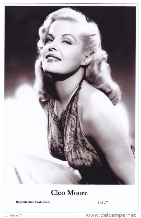 CLEO MOORE - Film Star Pin Up - Publisher Swiftsure Postcards 2000 - Sin Clasificación
