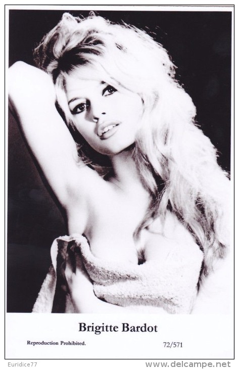 BRIGITTE BARDOT - Film Star Pin Up - 72/571 Publisher Swiftsure Postcards 2000 - Sin Clasificación