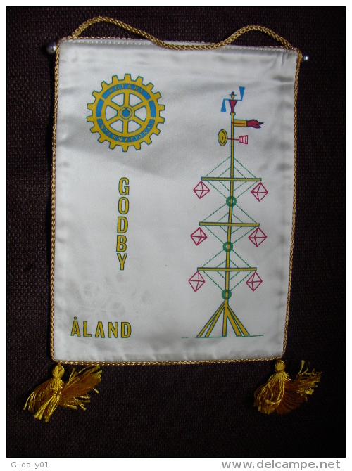 FANION / PENNANT:    GODBY (ALAND.).  -   ROTARY   INTERNATIONAL - Autres & Non Classés