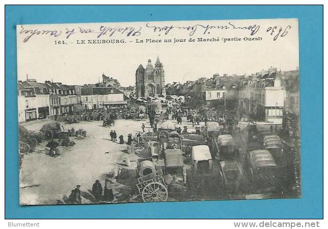 CPA 164 - Métier Marchands Ambulants La Place Jour Du Marché LE NEUBOURG 27 - Le Neubourg