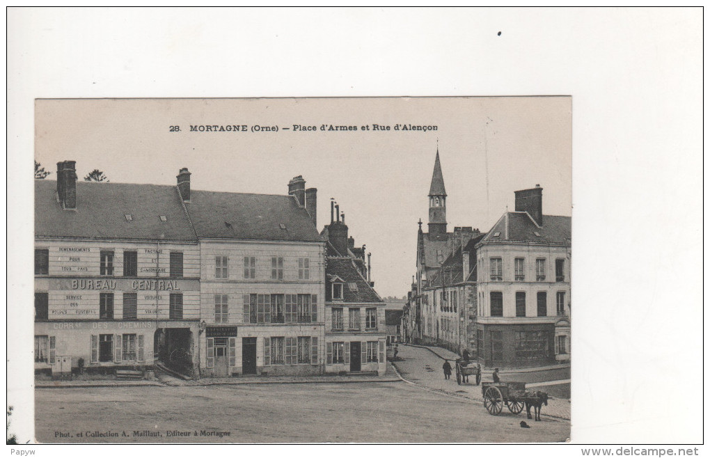 MORTAGNE - Place D'armes Et Rue D'Alençon - Mortagne Au Perche