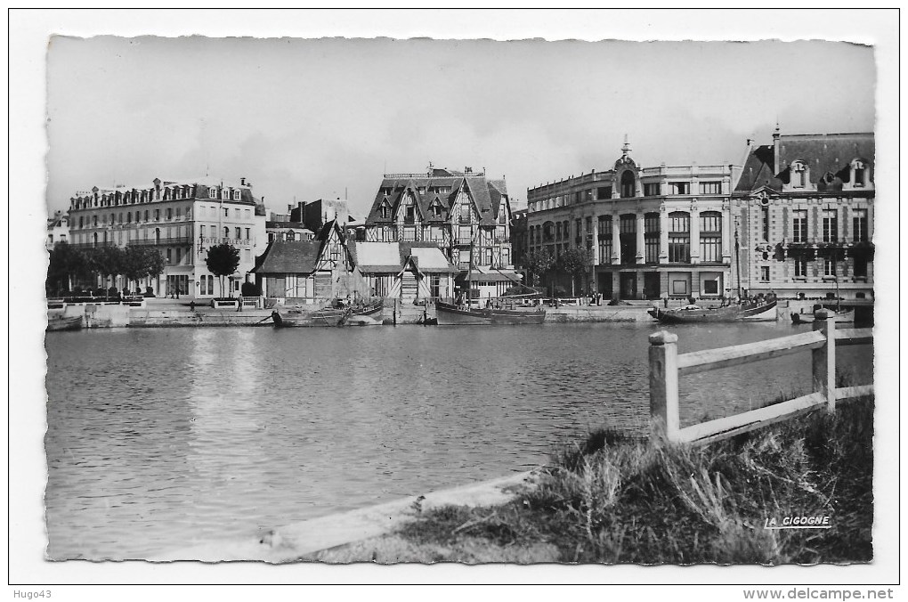 TROUVILLE - N° 149 - HOTEL BELLEVUE ET LES NOUVELLES GALERIES - CARTE FORMAT CPA NON VOYAGEE - Trouville