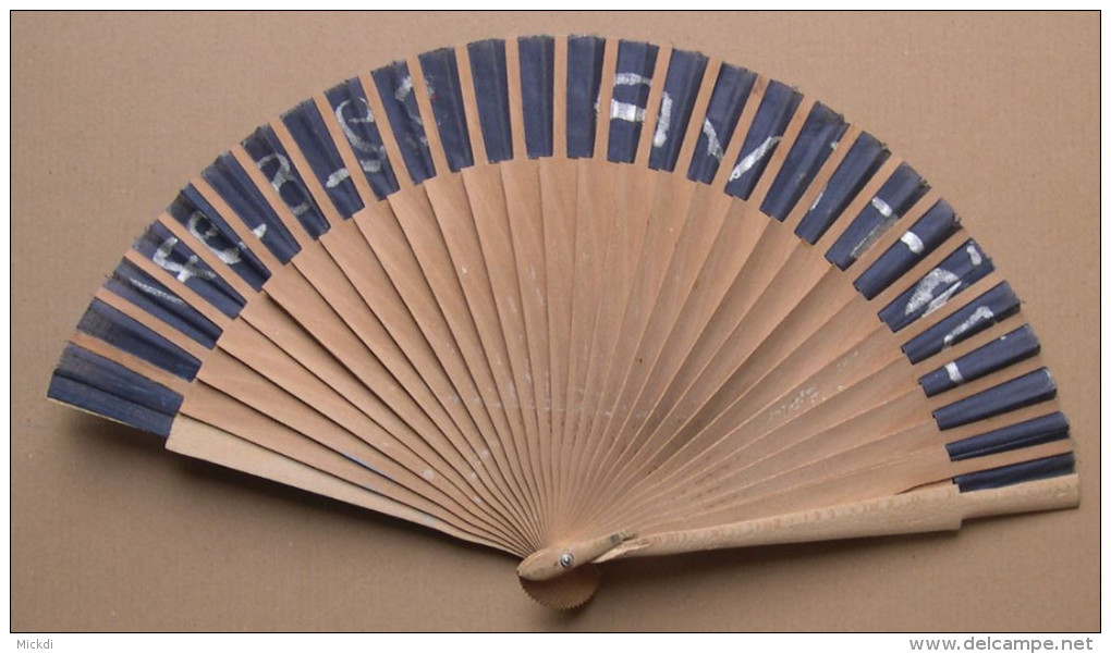 EVENTAIL BOIS DECOR CORRIDA - A RESTAURER - 22,5 Cm - 3 SCANS - Fans