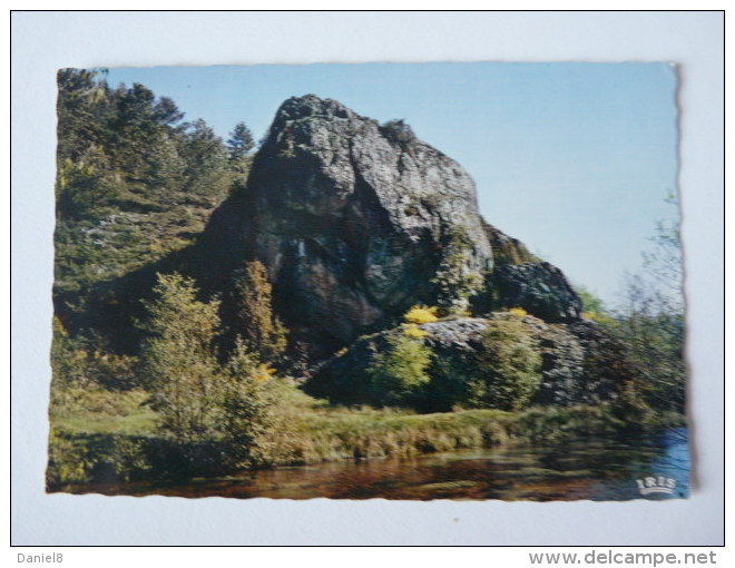 Le Rocher Du Sauvage Entre Tarnac Et Nedde à Rempnat       Scan Recto Verso - Other & Unclassified