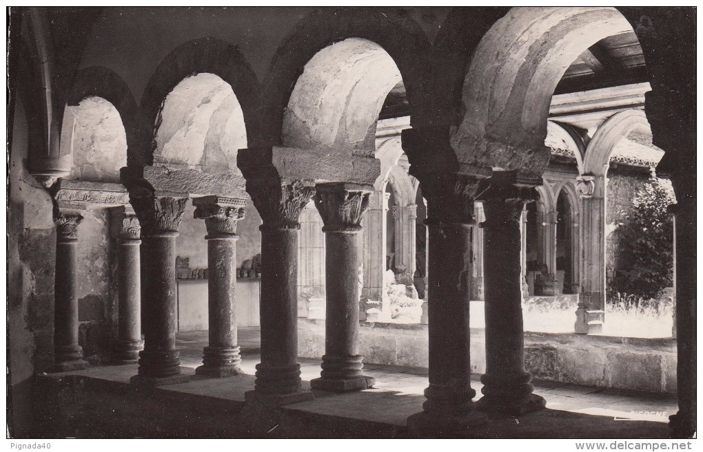 Cp , 42 , CHARLIEU , Abbaye Bénédictine , Cloître à Colonnes Jumelées (XIe S.) , Roman Primitif - Charlieu