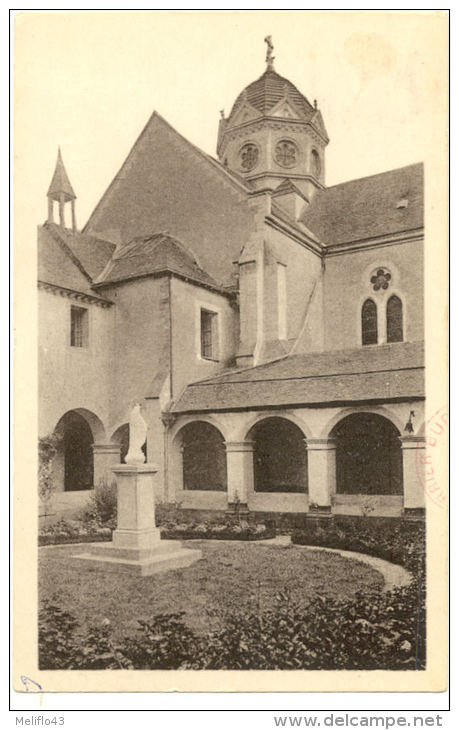 53/ CPA - Craon - Monastere Des Bénédictines - Craon