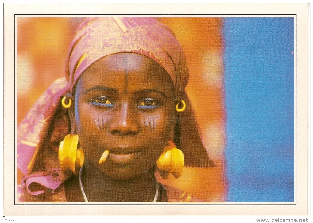 SIERRA LEONE-FEMME DE LA TRIBU DIALLOUBE-tabac - Sierra Leone