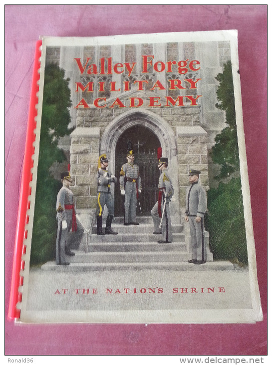 Livre VALLEY FORGE MILITARY ACADEMY AT THE NATION'S SHRINE WAYNE PENNSYLVANIA  US ARMY Armée Américaine USA Sport Défilé - Fuerzas Armadas Americanas