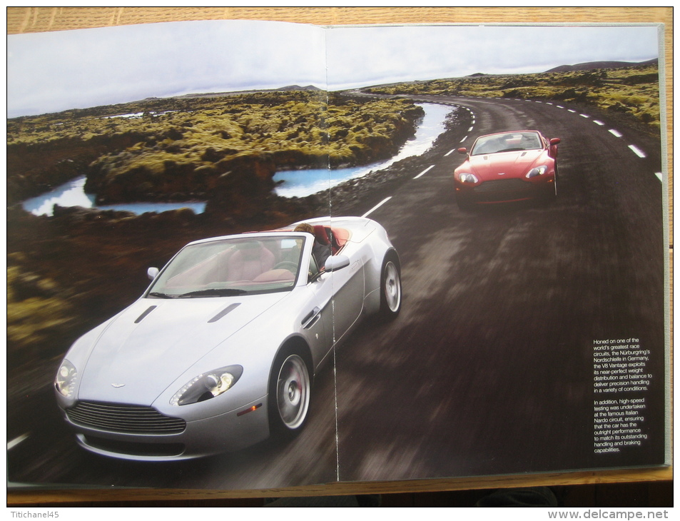 Catalogue relié pleine toile 2009 ASTON MARTIN V8 VANTAGE COUPE & ROADSTER - Prospekt brochure