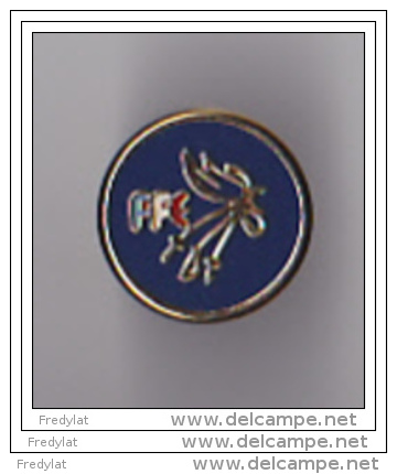 PIN´S THEME SPORT FEDERATION FRANCAISE ESCRIME   PIN´S  RARE - Escrime