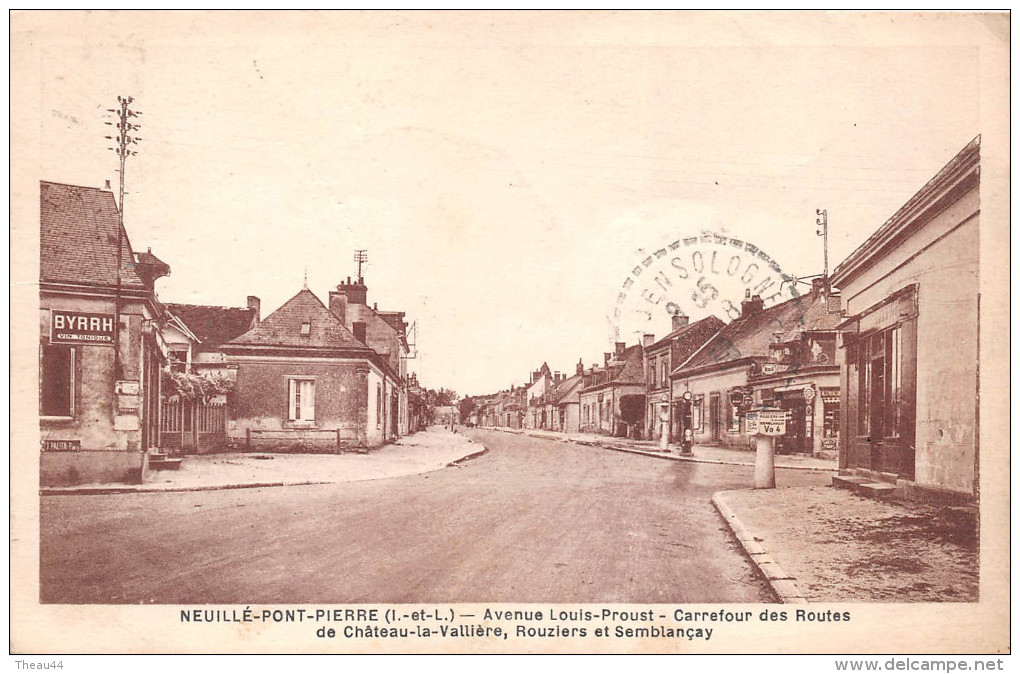 NEUILLE-PONT-PIERRE   -  Avenue Louis-Proust  -  Carrefour Des Routes De Château -la-Vallière, Rouziers Et Semblay - Neuillé-Pont-Pierre