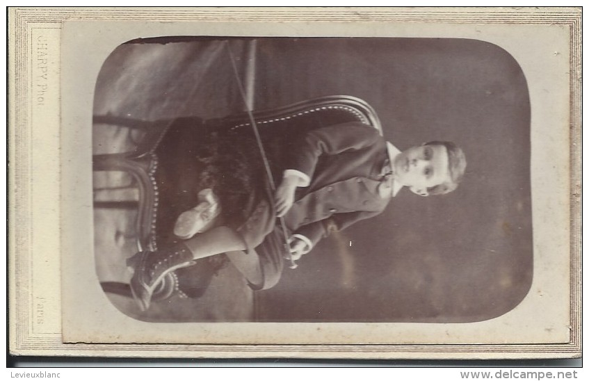 Photographie Montée Sur Carton /Jeune Garçon Sur Chaise/CHARPY / Paris /vers 1895  PHOTN32 - Anciennes (Av. 1900)