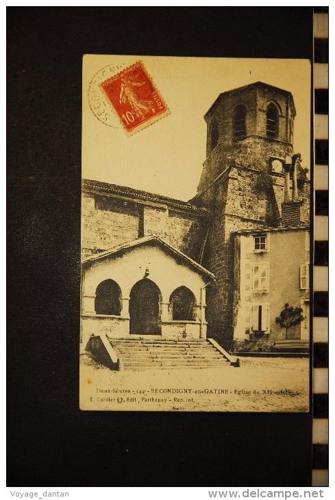 CPA, 79,  SECONDIGNY-EN-GATINE - EGLISE - Secondigny