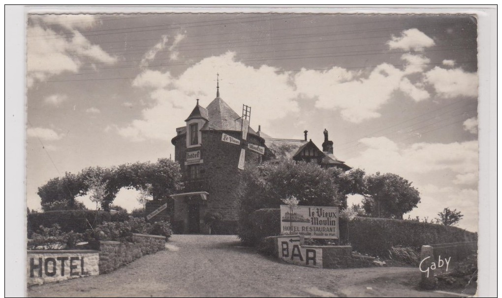 SAINT JACUT DE LA MER. Hotel Le Vieux Moulin. Cpsm 9X14 - Saint-Jacut-de-la-Mer