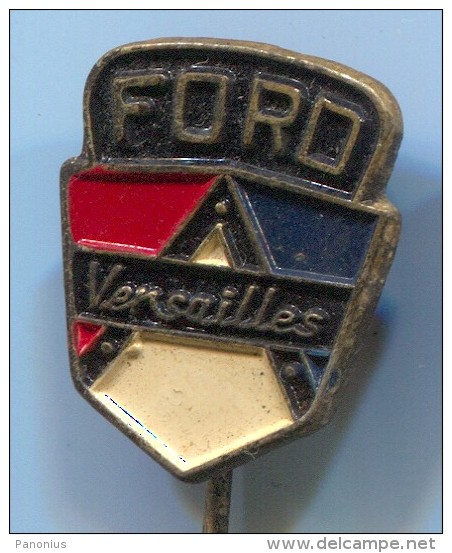 FORD Versailles  - Car Auto, Automobile, Vintage Pin  Badge - Ford