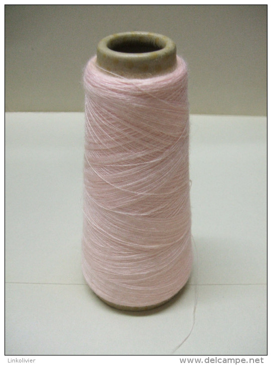 GROSSE BOBINE CONE Pelote Fil Rose (laine ?) - Wool