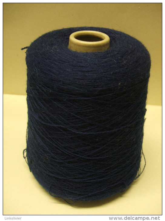 GROSSE BOBINE CONE Pelote Fil Bleu Marine (laine ?) KSW - Wool