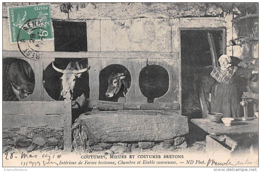 C.M.C.B      N°135 :    Intérieur De Ferme.Chambre Et étable Communes - Bretagne