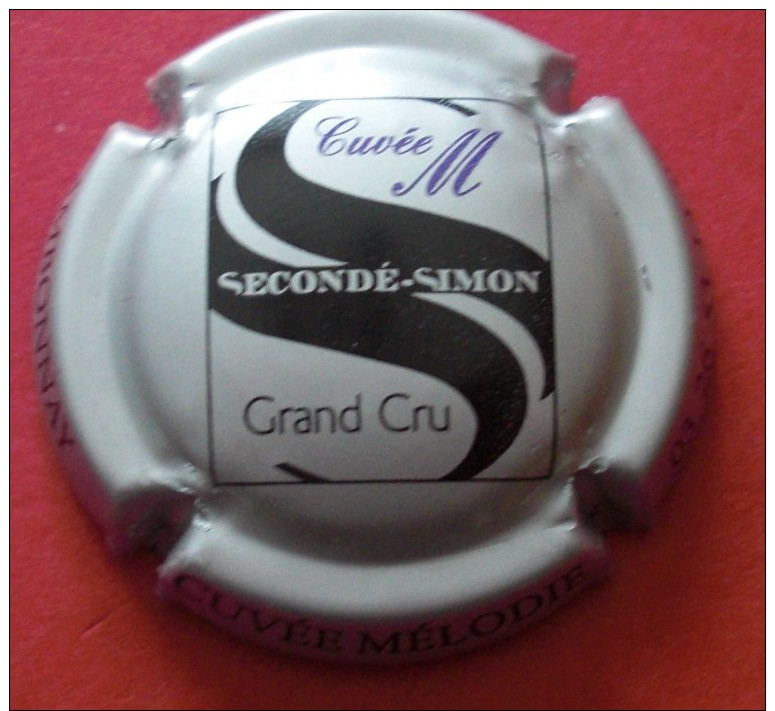 Capsule De Champagne  SECONDE SIMON Cuvée M   Côte = 5,00€ - Autres & Non Classés