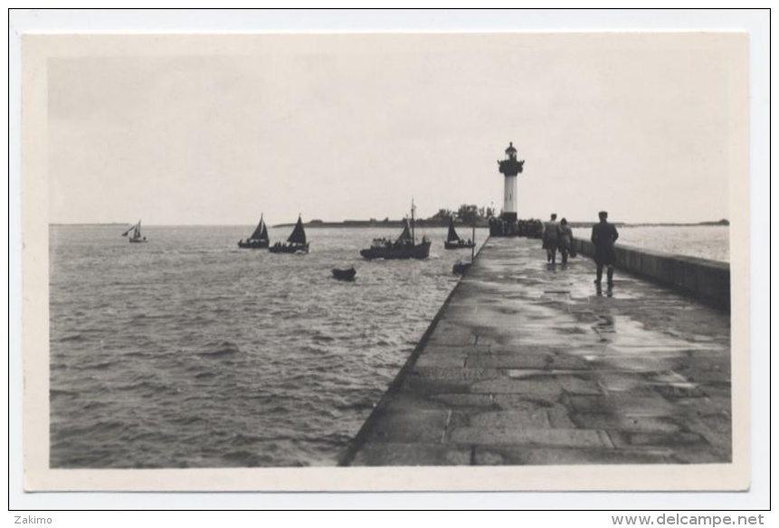 St Vaast La Hougue Le Phare Et La Grande Jetée --RECTO/VERSO-- C 24 - Saint Vaast La Hougue