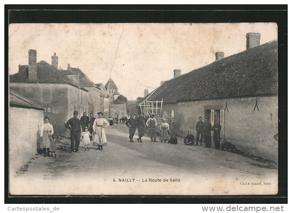 CPA Nailly, La Route De Sens, Enfants Dans La Rue - Sens